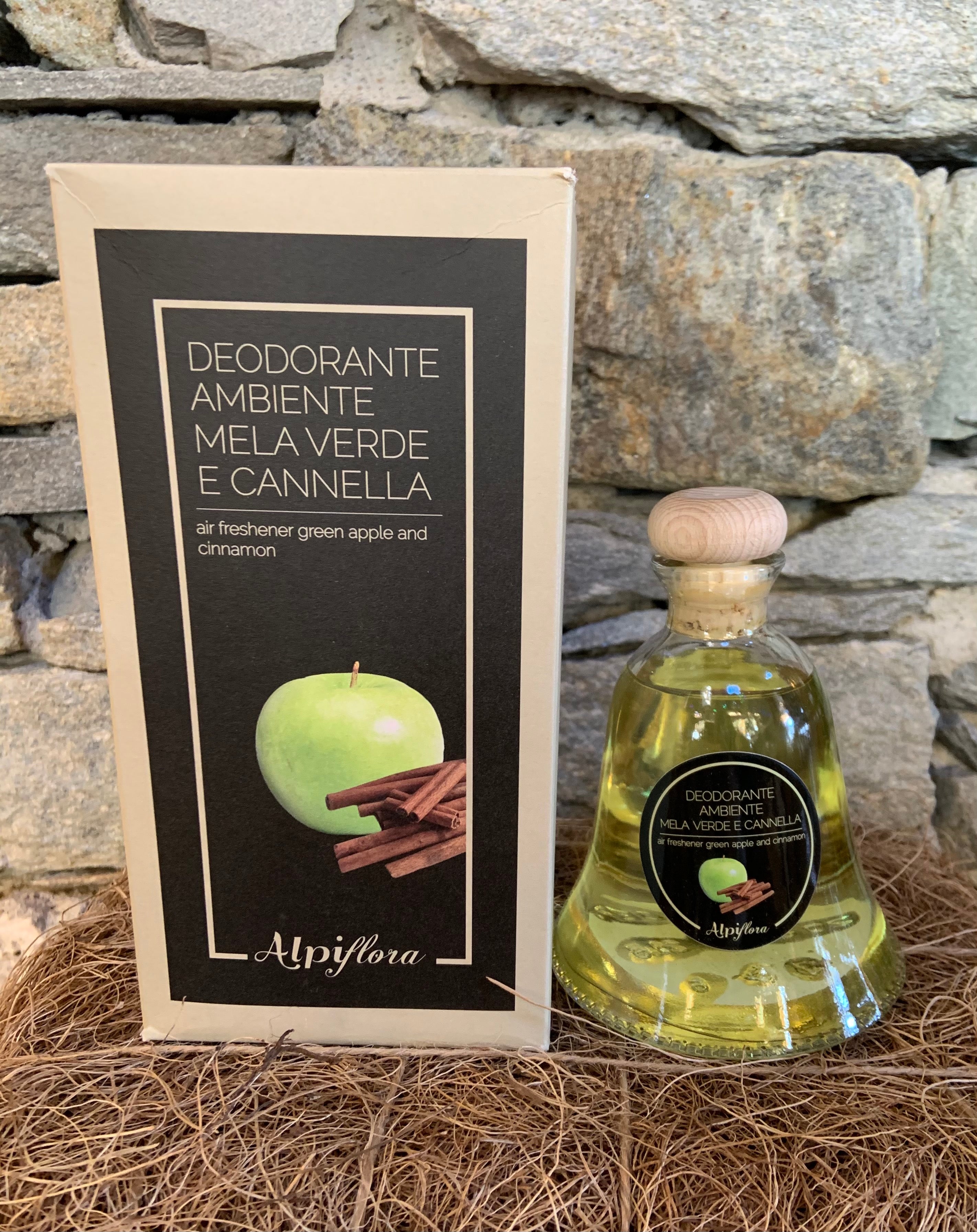 Deodorante ambiente Mela verde e Cannella 200ml – HIBOU Prodotti